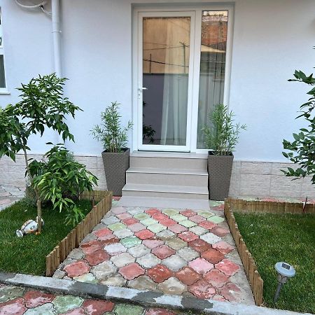 Florent'S Superb Studio, Free Parking & Garden!! Tirana Extérieur photo